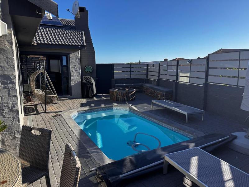 4 Bedroom Property for Sale in Monte Christo Western Cape